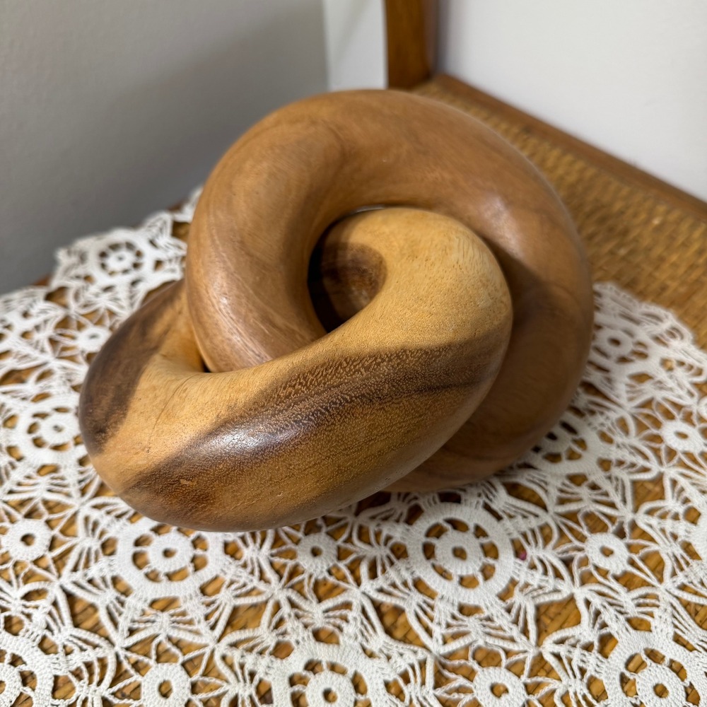 Vintage Hand Carved Wood Chain Link Sculpture Decorative Interlocking Rings 7.5"